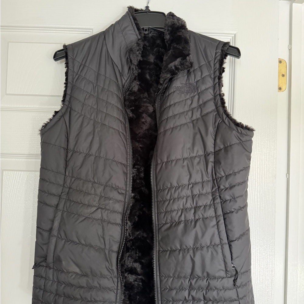 The North Face Reversible Quilted Black Jacket - Picture 3 of 3